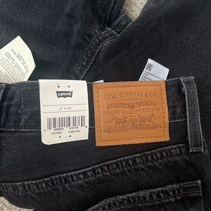 Brand new Levi's wedgie straight size 27x28